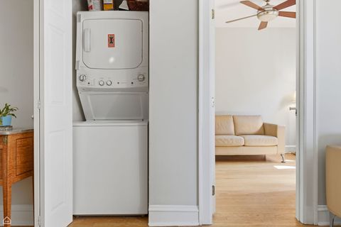 Tiny photo for 7639 N Eastlake Terrace #2B, Chicago, IL 60626 (MLS # 12618112)