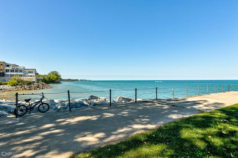 Tiny photo for 7639 N Eastlake Terrace #2B, Chicago, IL 60626 (MLS # 12618112)