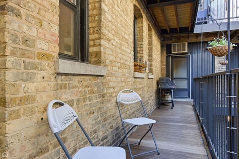 Tiny photo for 7639 N Eastlake Terrace #2B, Chicago, IL 60626 (MLS # 12618112)