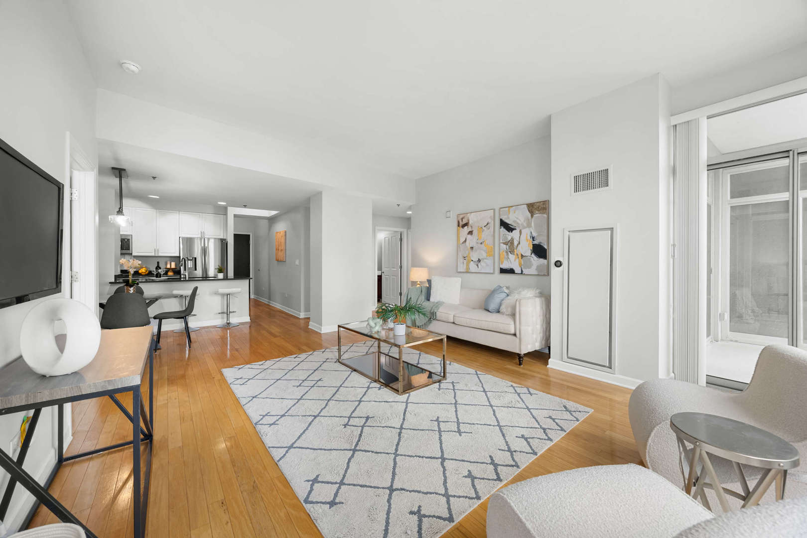 1250 S Michigan Avenue 2704