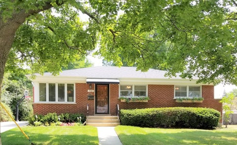 Tiny photo for 9331 Oriole Avenue, Morton Grove, IL 60053 (MLS # 12720616)