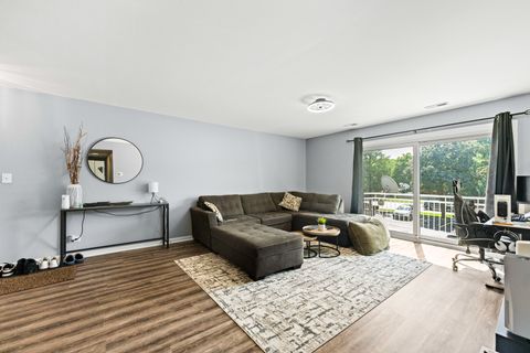 Tiny photo for 4602 Euclid Avenue #2A, Rolling Meadows, IL 60008 (MLS # 12458372)