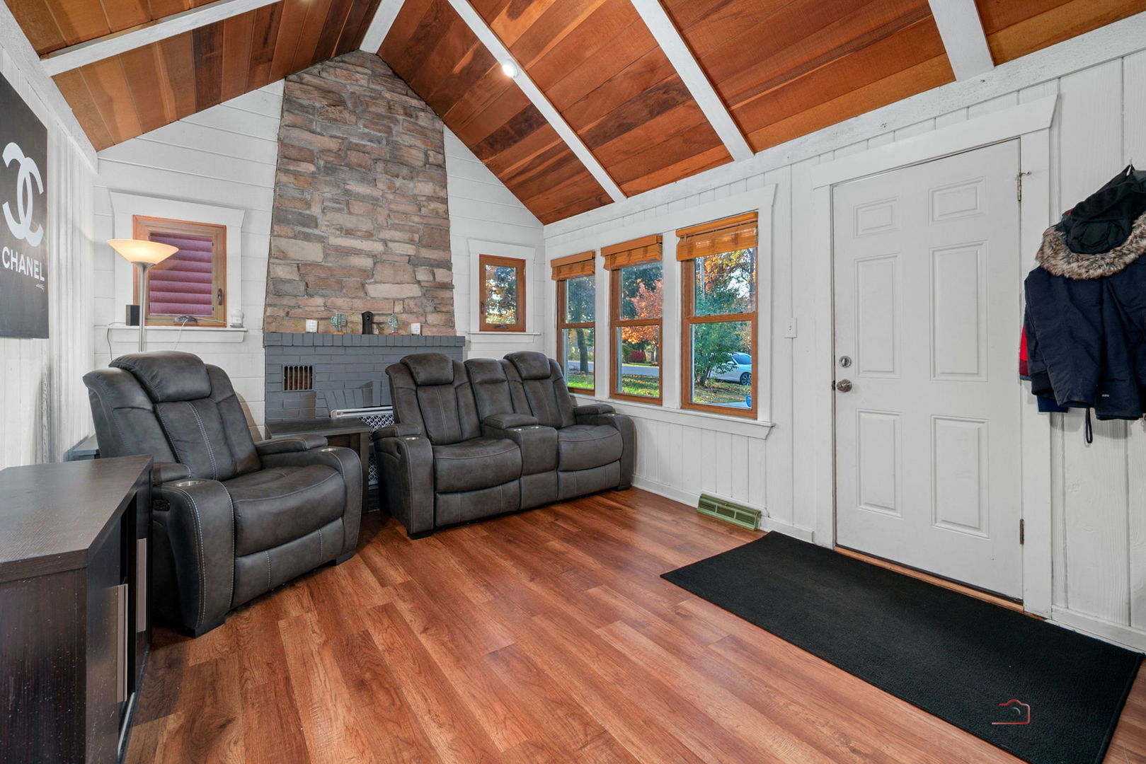 39113 N Cedar Crest Drive