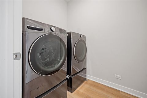 Tiny photo for 180 Eli Court, Des Plaines, IL 60016 (MLS # 12572120)