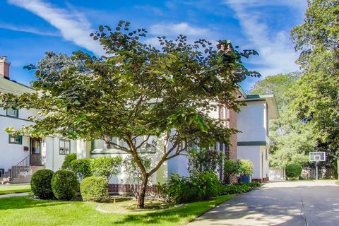 Tiny photo for 734 Bonnie Brae Place, River Forest, IL 60305 (MLS # 12427986)