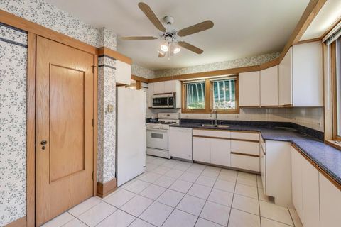 Tiny photo for 734 Bonnie Brae Place, River Forest, IL 60305 (MLS # 12427986)