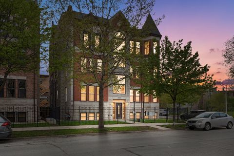 Photo of 4800 S Saint Lawrence Avenue #2N, Chicago, IL 60615 (MLS # 12661676)