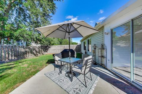 Tiny photo for 1340 Spalding Drive, Mundelein, IL 60060 (MLS # 12347087)