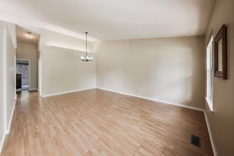 Tiny photo for 1340 Spalding Drive, Mundelein, IL 60060 (MLS # 12347087)