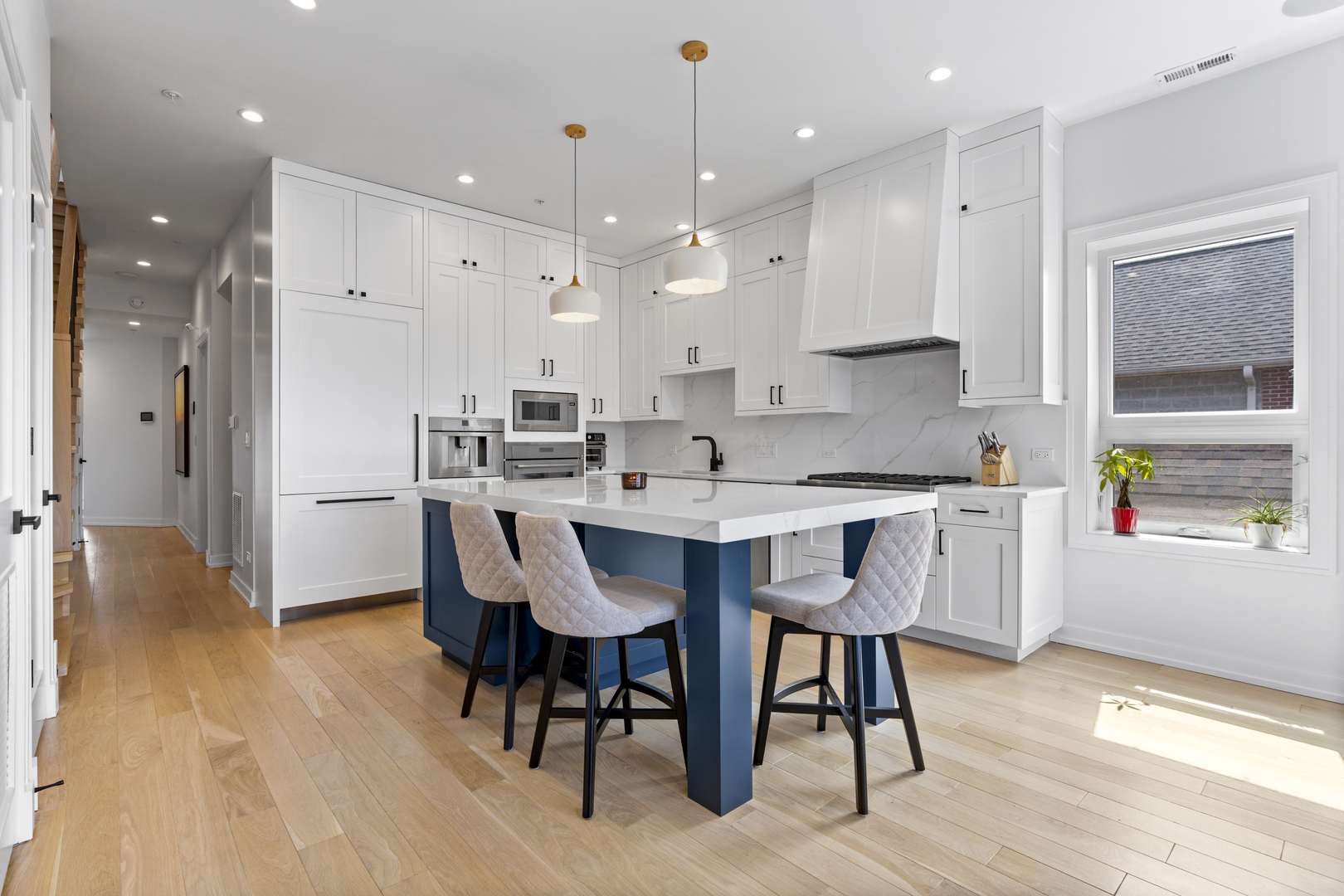 1525 N Bosworth Avenue 3S