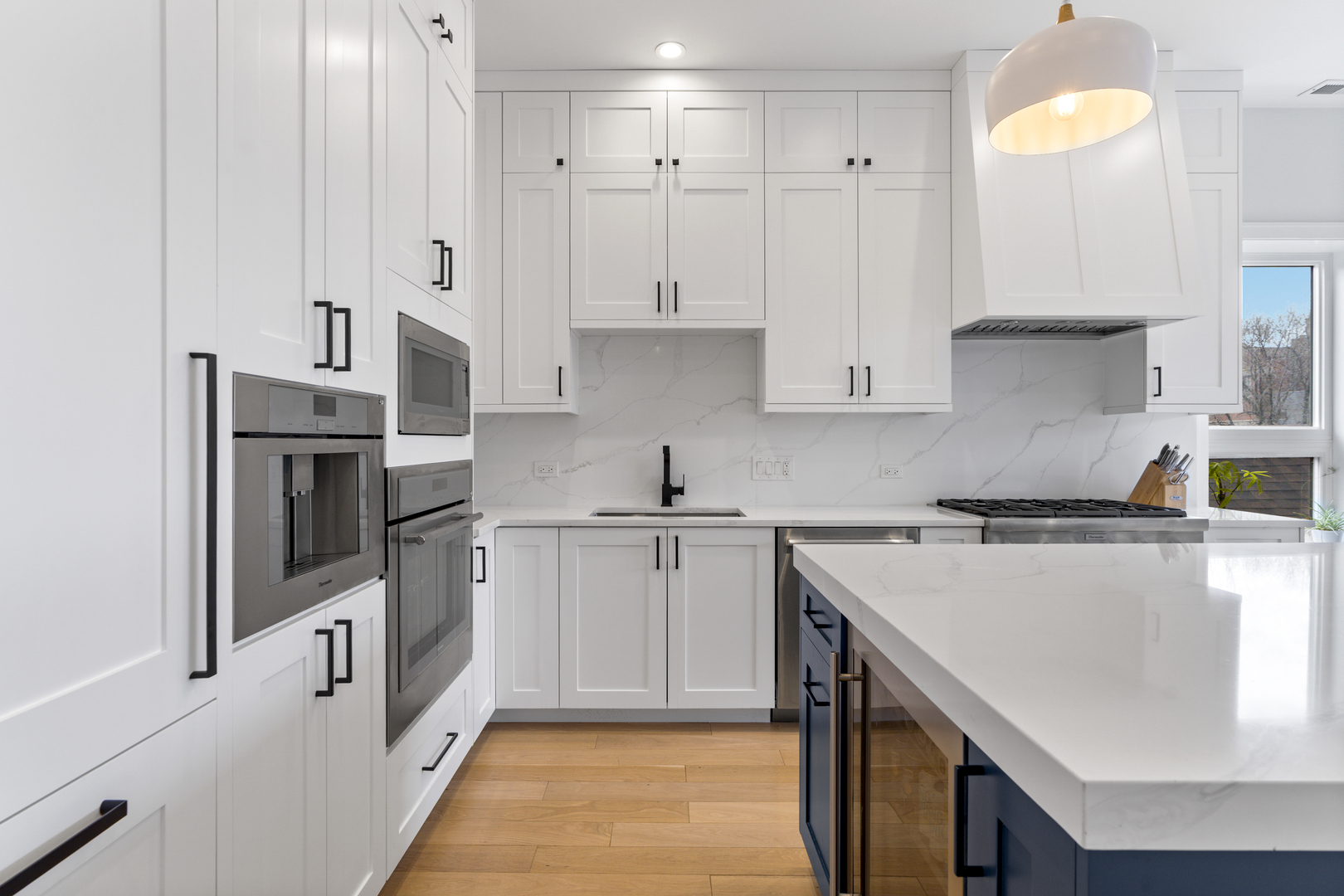 1525 N Bosworth Avenue 3S