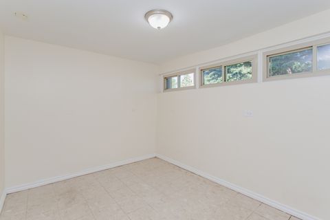 Tiny photo for 3819 W Greenleaf Avenue, Lincolnwood, IL 60712 (MLS # 12467157)
