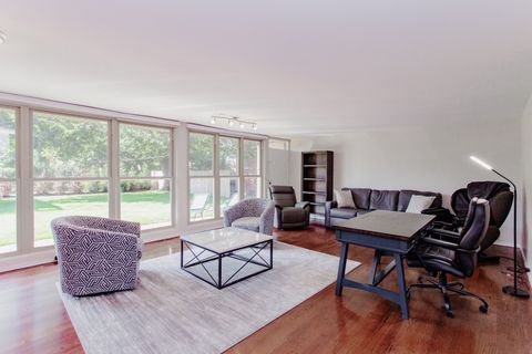 Tiny photo for 3819 W Greenleaf Avenue, Lincolnwood, IL 60712 (MLS # 12467157)