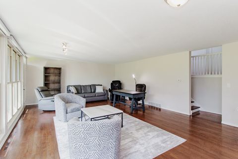 Tiny photo for 3819 W Greenleaf Avenue, Lincolnwood, IL 60712 (MLS # 12467157)