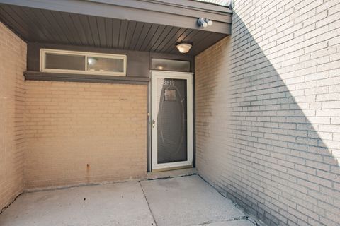 Tiny photo for 3819 W Greenleaf Avenue, Lincolnwood, IL 60712 (MLS # 12467157)