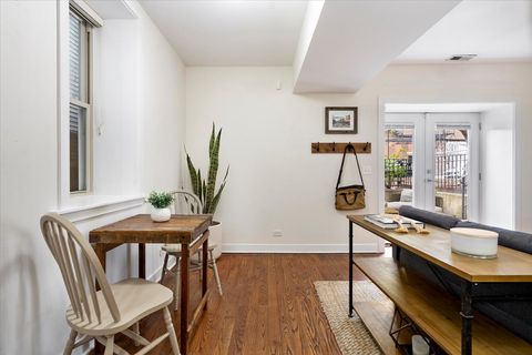 Tiny photo for 1525 W Barry Avenue #1F, Chicago, IL 60657 (MLS # 12597977)