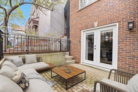 Tiny photo for 1525 W Barry Avenue #1F, Chicago, IL 60657 (MLS # 12597977)