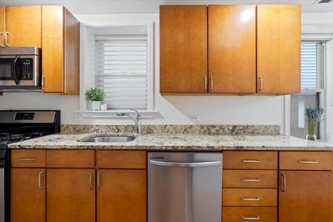 Tiny photo for 1525 W Barry Avenue #1F, Chicago, IL 60657 (MLS # 12597977)