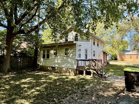 Tiny photo for 401 W Bradley Avenue, Champaign, IL 61820 (MLS # 12488022)