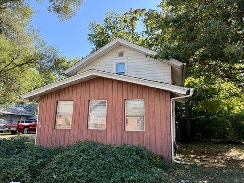 Tiny photo for 401 W Bradley Avenue, Champaign, IL 61820 (MLS # 12488022)