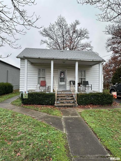 Tiny photo for 105 N HICKORY Street, Duquoin, IL 62832 (MLS # EB460590)