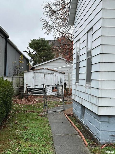 Tiny photo for 105 N HICKORY Street, Duquoin, IL 62832 (MLS # EB460590)