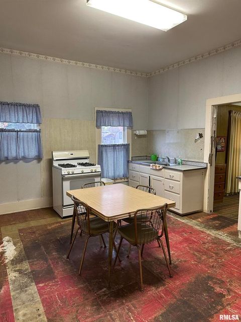 Tiny photo for 105 N HICKORY Street, Duquoin, IL 62832 (MLS # EB460590)