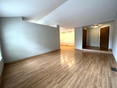 Tiny photo for 1214 Ballantrae Place #E, Mundelein, IL 60060 (MLS # 12684316)