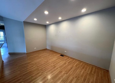 Tiny photo for 1214 Ballantrae Place #E, Mundelein, IL 60060 (MLS # 12684316)