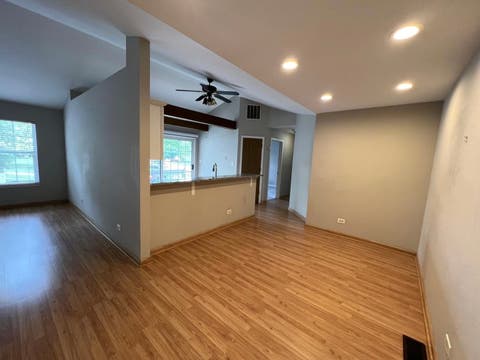 Tiny photo for 1214 Ballantrae Place #E, Mundelein, IL 60060 (MLS # 12684316)