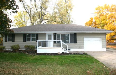 Photo of 204 E 4th Street, Mackinaw, IL 61755 (MLS # 12513401)