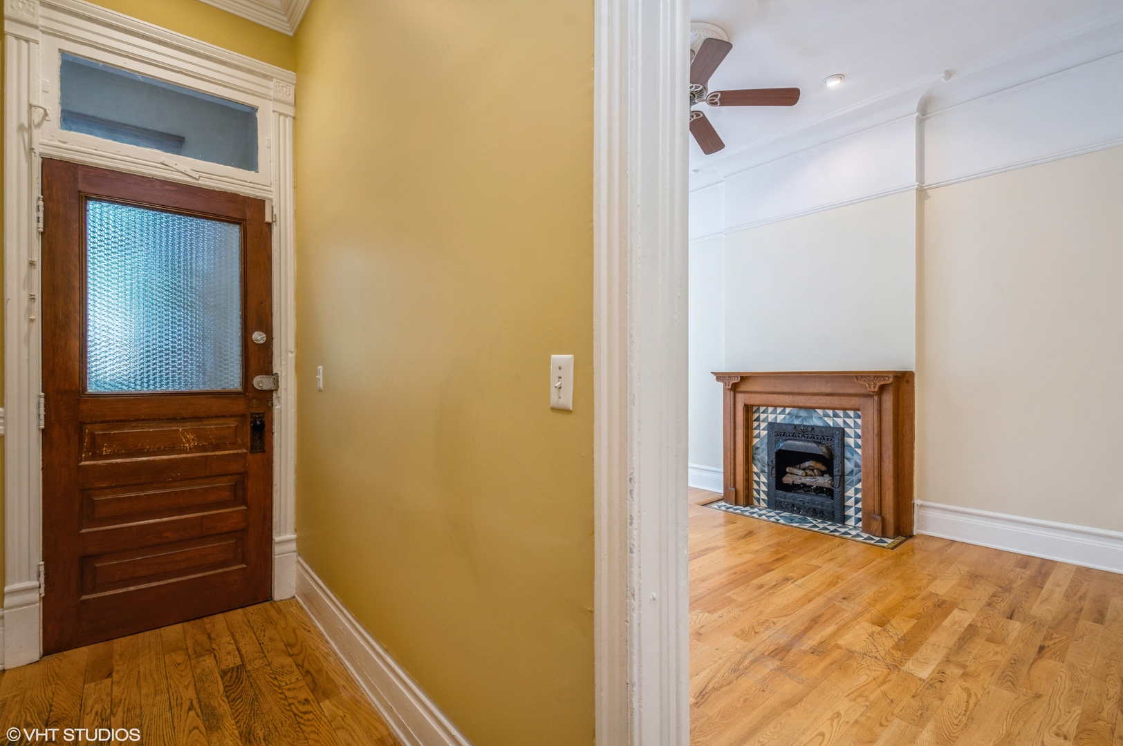 927 W NEWPORT Avenue 1