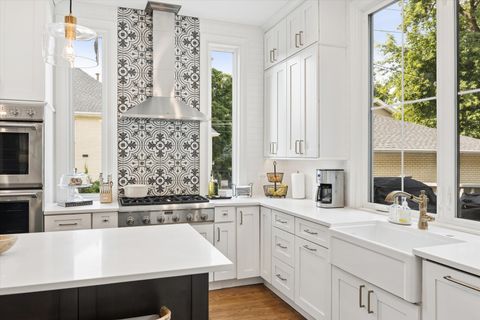 Tiny photo for 33 S Cowley Road, Riverside, IL 60546 (MLS # 12702498)