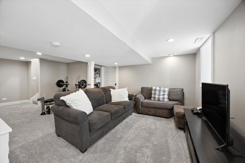 Tiny photo for 33 S Cowley Road, Riverside, IL 60546 (MLS # 12702498)