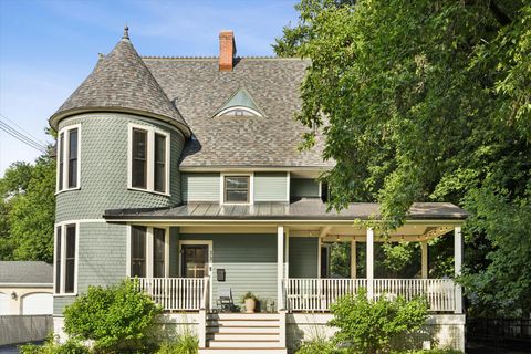 Photo of 33 S Cowley Road, Riverside, IL 60546 (MLS # 12702498)