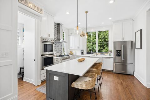 Tiny photo for 33 S Cowley Road, Riverside, IL 60546 (MLS # 12702498)