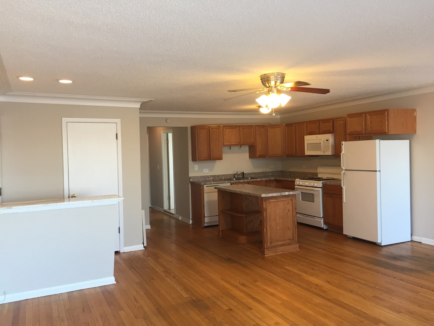 6037 W Belmont Avenue