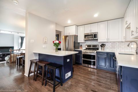 Tiny photo for 3315 N RACINE Avenue #E, Chicago, IL 60657 (MLS # 12385028)
