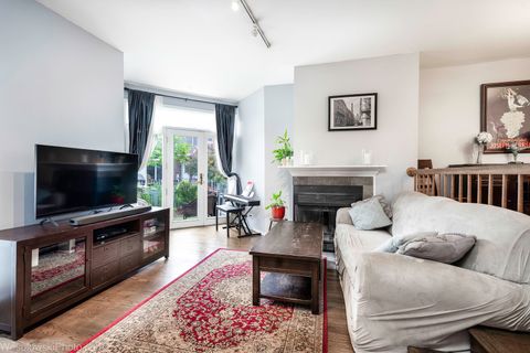 Tiny photo for 3315 N RACINE Avenue #E, Chicago, IL 60657 (MLS # 12385028)