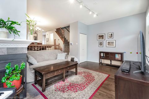 Tiny photo for 3315 N RACINE Avenue #E, Chicago, IL 60657 (MLS # 12385028)