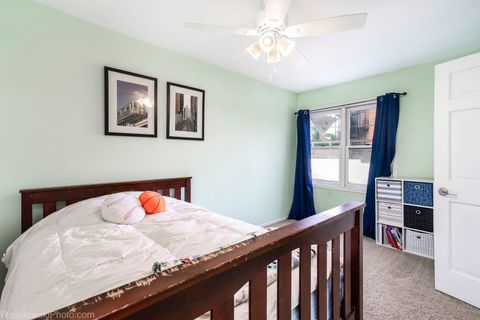 Tiny photo for 3315 N RACINE Avenue #E, Chicago, IL 60657 (MLS # 12385028)