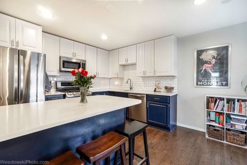 Tiny photo for 3315 N RACINE Avenue #E, Chicago, IL 60657 (MLS # 12385028)