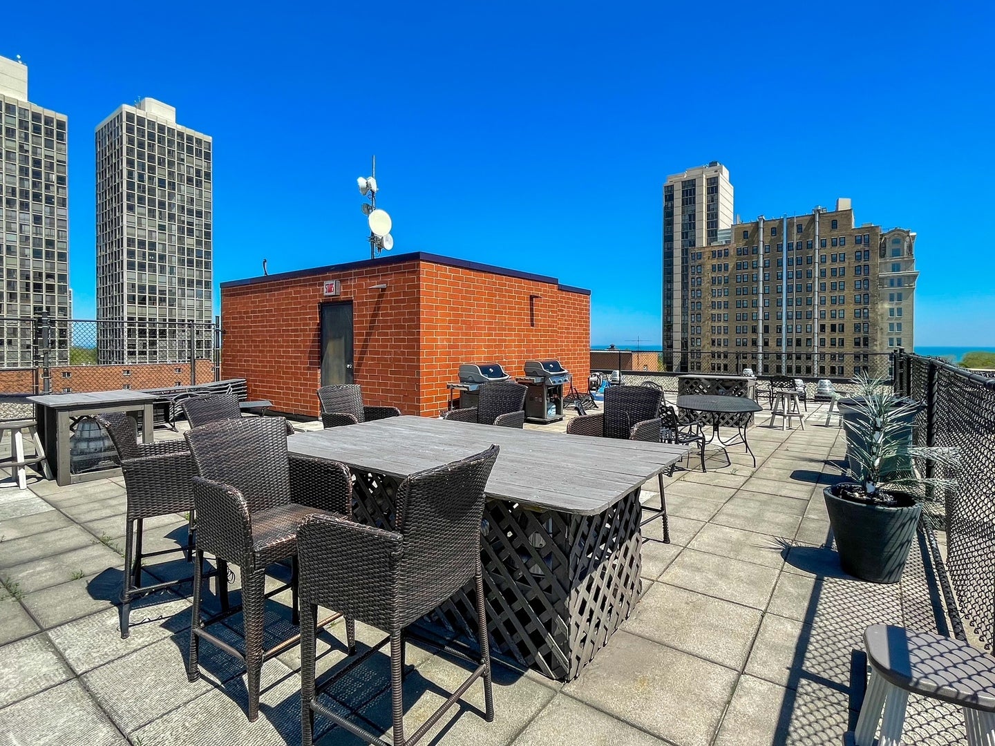 350 W Belden Avenue 511