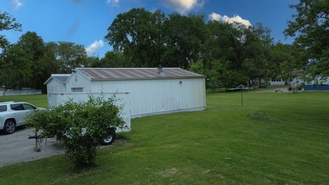 Tiny photo for 205 N Park Street, Milford, IL 60953 (MLS # 12368935)