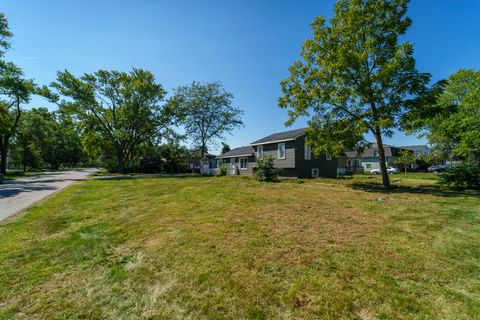 Tiny photo for 1019 Maple Street, Lake In The Hills, IL 60156 (MLS # 12457341)