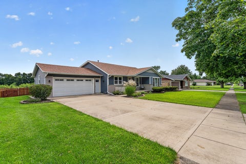 Tiny photo for 818 Bonnie Lane, Peotone, IL 60468 (MLS # 12666391)