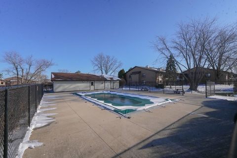 Tiny photo for 2220 Wharf Drive #1901, Woodridge, IL 60517 (MLS # 12586878)