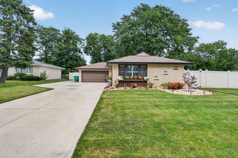 Photo of 1043 Walter Street, Lemont, IL 60439 (MLS # 12777288)