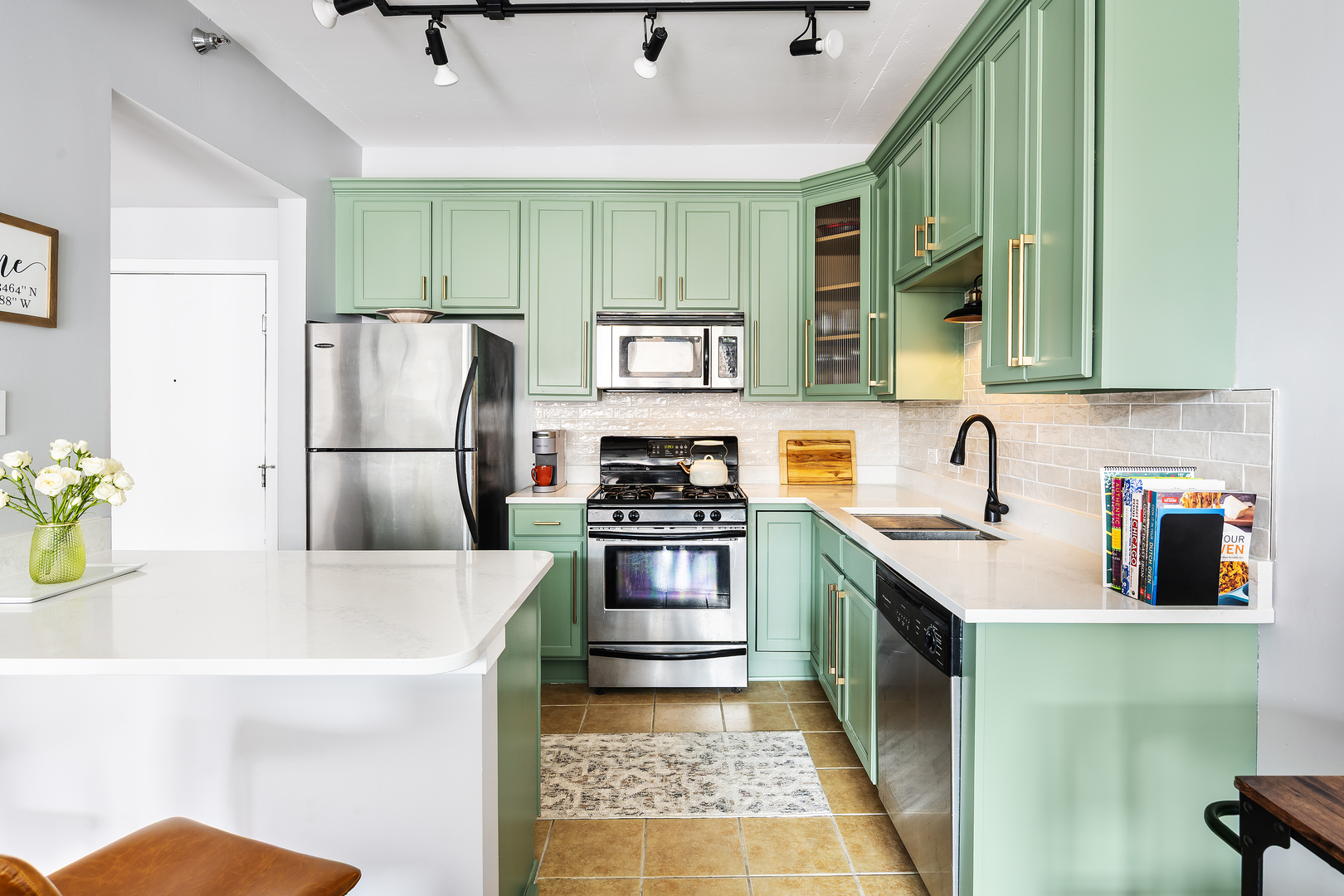 909 W Washington Boulevard 701