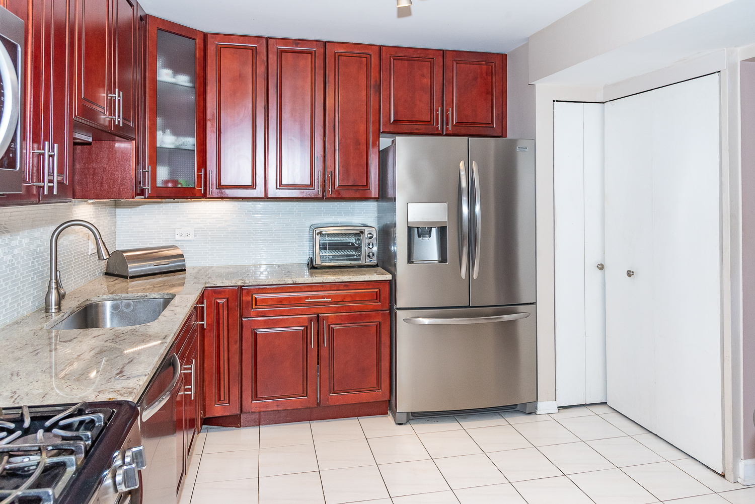 6401 Clarendon Hills Road 302